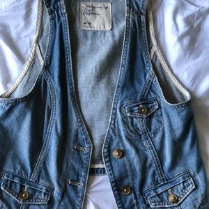 American Eagle Crop Vest